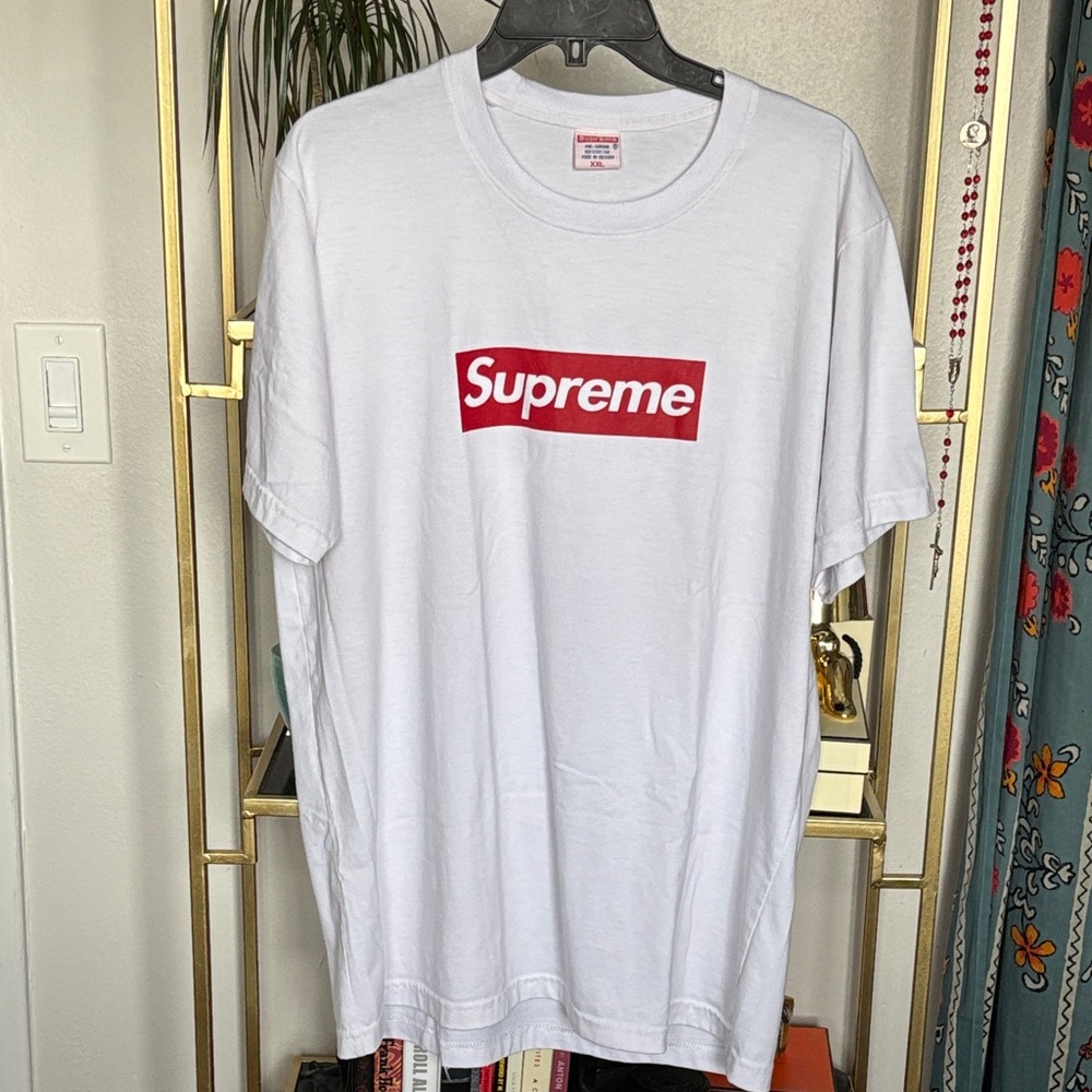 Supreme TShirt with red box logo